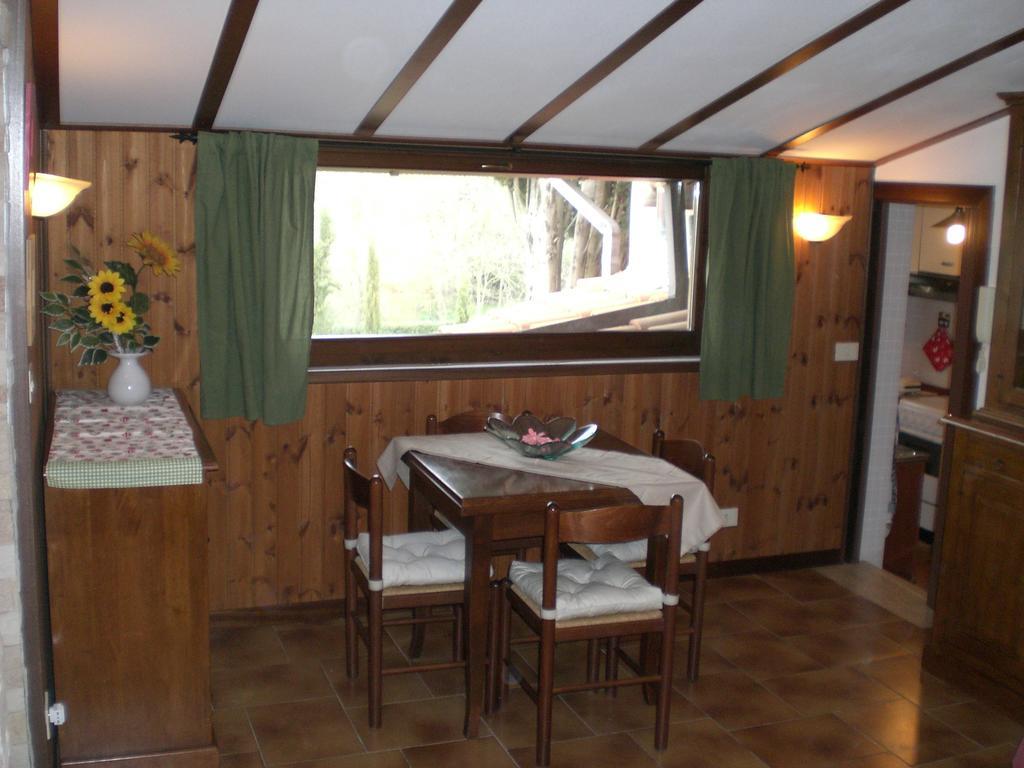 Villa Di Christian E Michelle Рим Номер фото