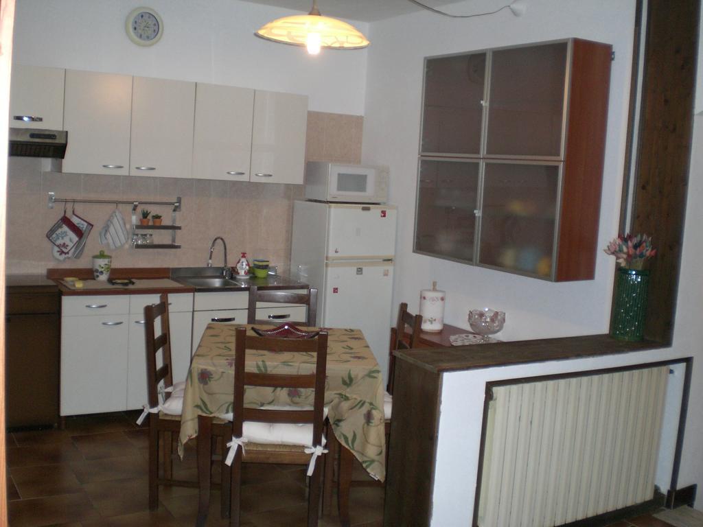 Villa Di Christian E Michelle Рим Номер фото